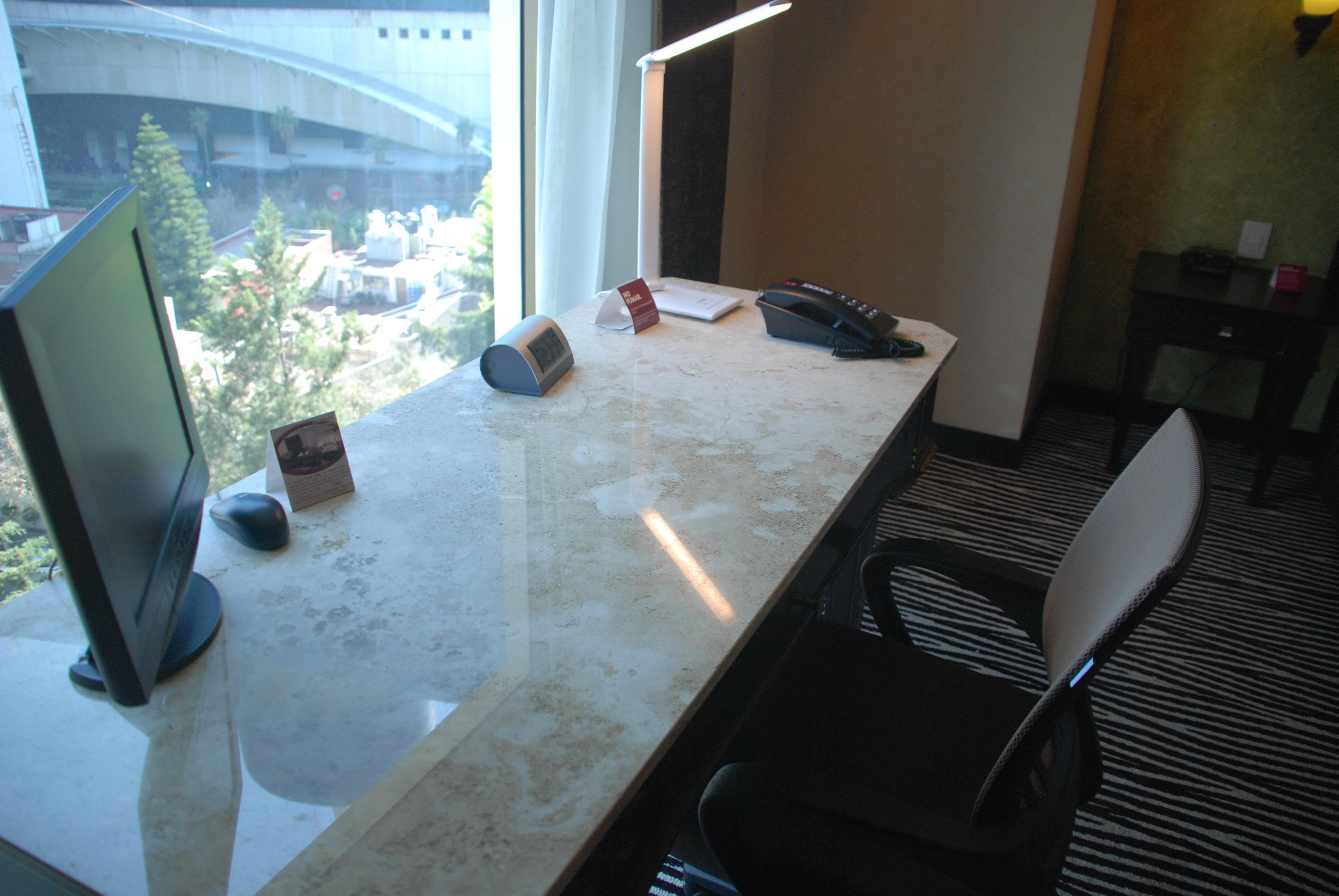 Belair Unique Mexico City Wtc, Trademark By Wyndham Экстерьер фото A marble desk